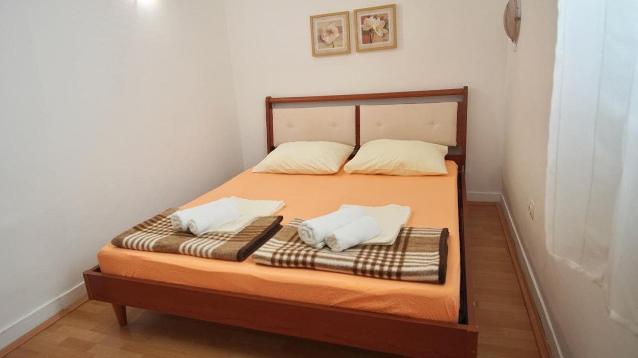 Victoria Apartment *